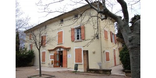 La bibliothèque des Deux Ormes