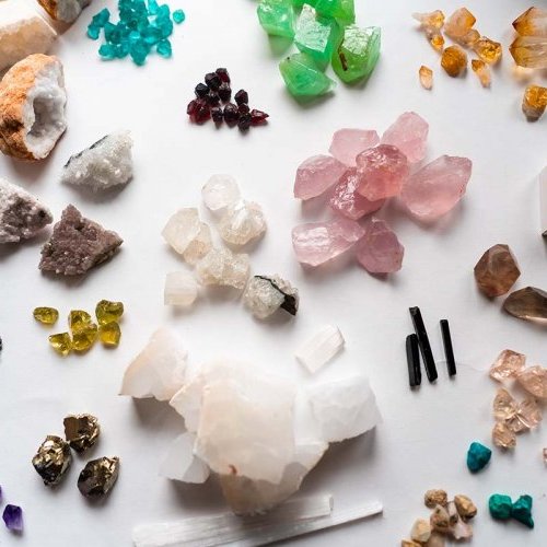 LITHO-THÉRAPIE, ENTRE MATIÈRE ET ÉNERGIE