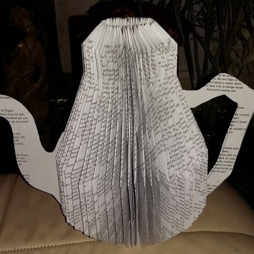 UN LIVRE DANS MA THÉIÈRE